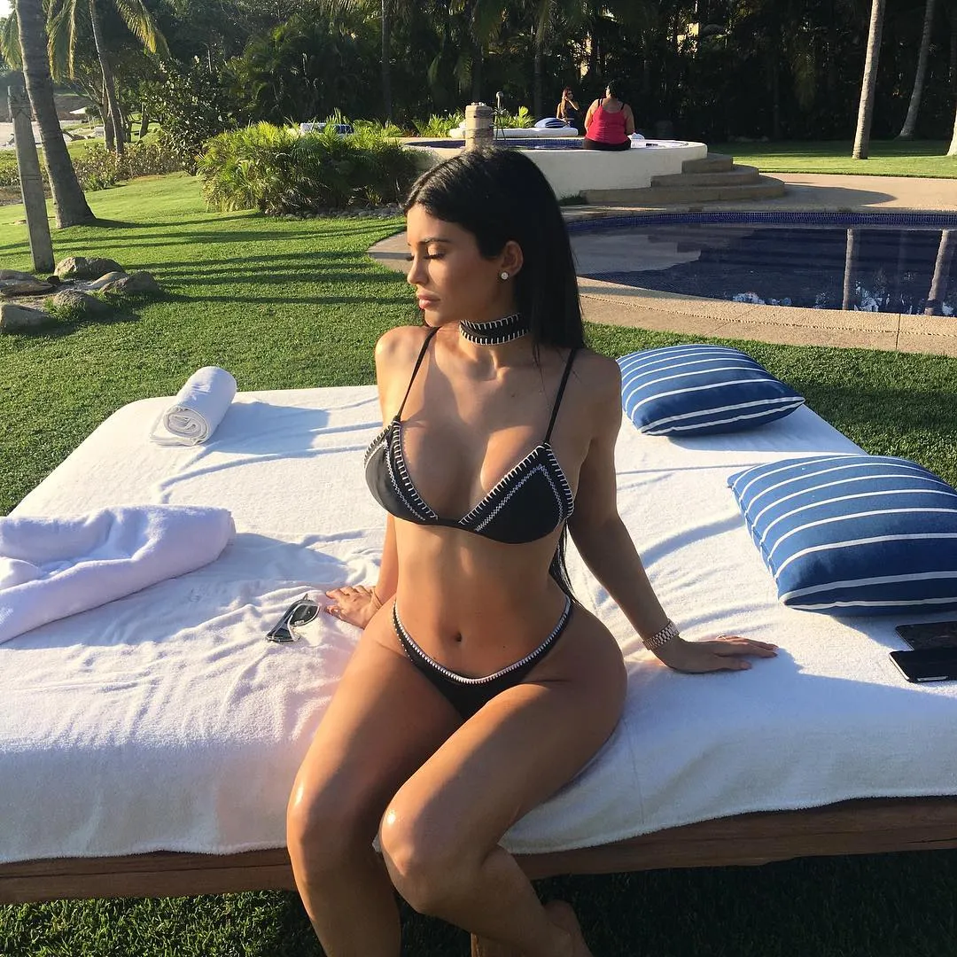 Check Out Kylie Jenner Before And After Body Transformation Boobs Job 